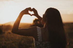 heart, nature, woman-5084900.jpg